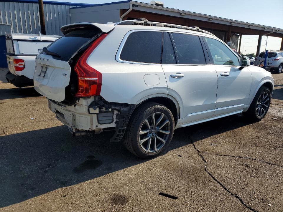 2017 VOLVO XC90 T6 3