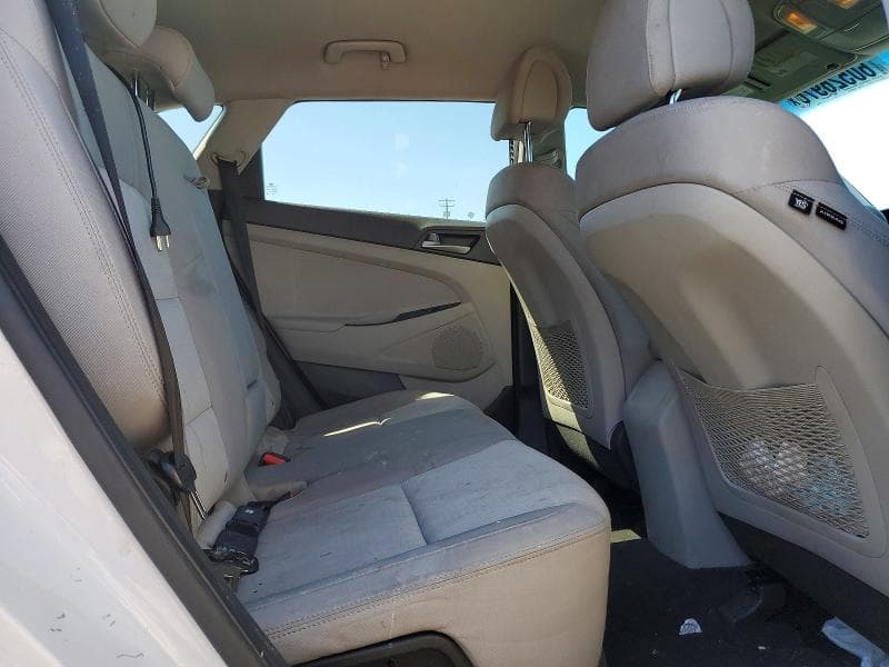 2017 HYUNDAI TUCSON SE 11