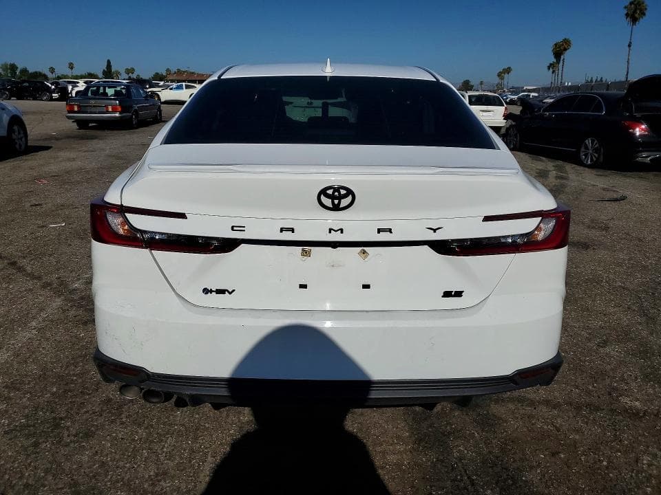 2025 TOYOTA CAMRY SE 6