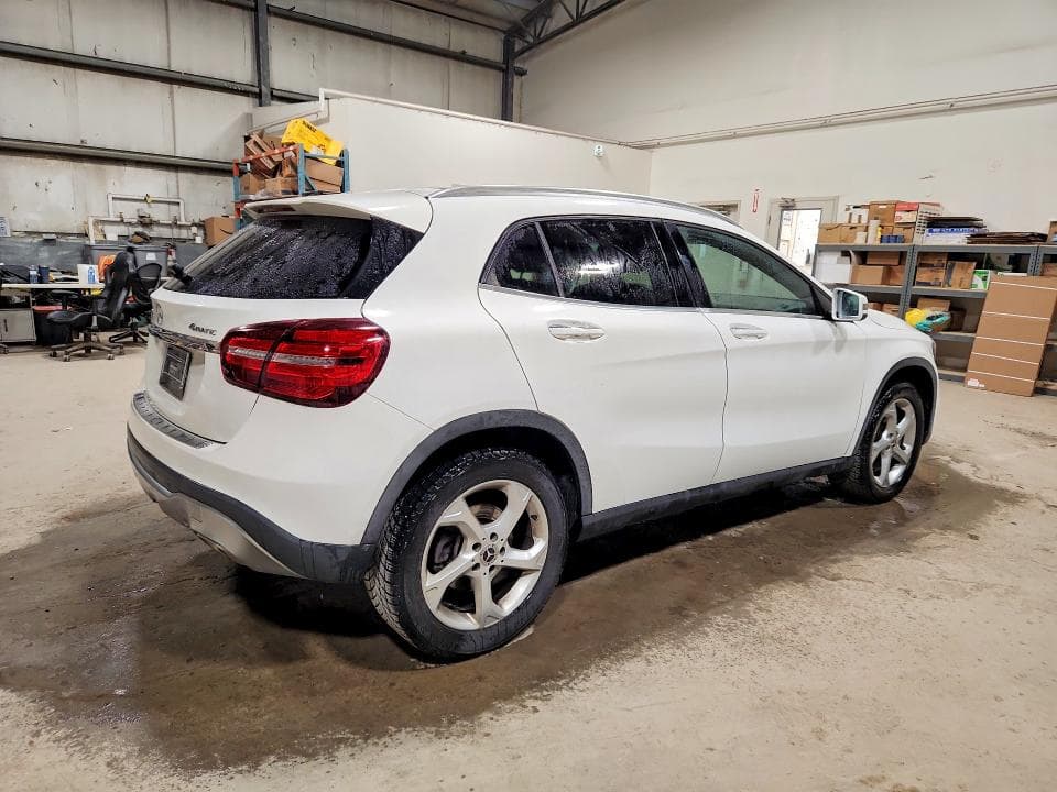 2020 MERCEDES-BENZ GLA 250 4MATIC 3