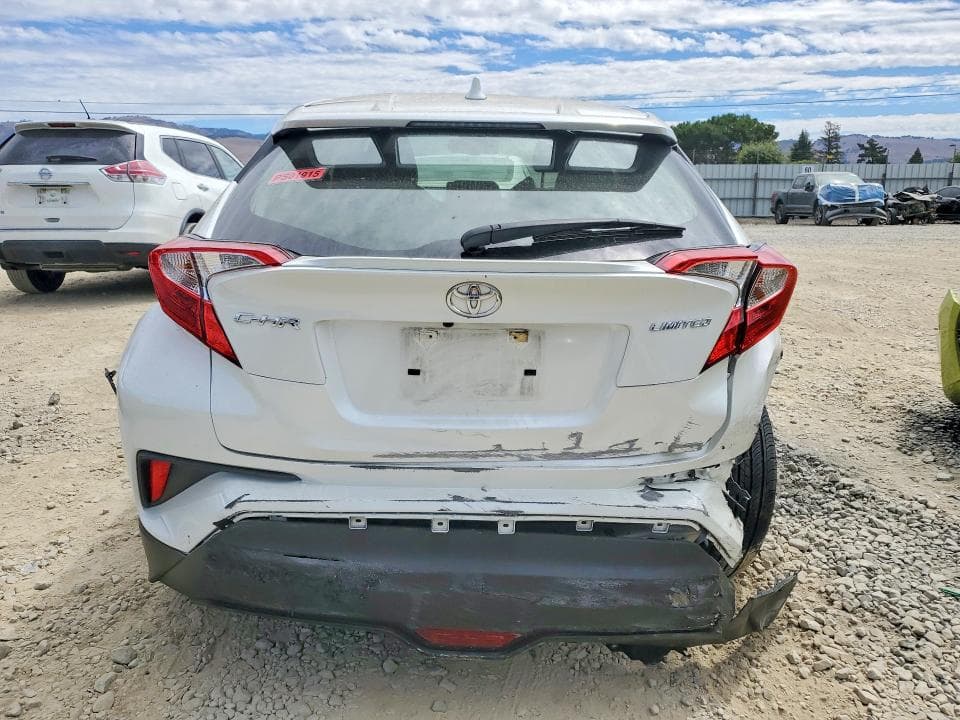 2019 TOYOTA C-HR LIMITED 6