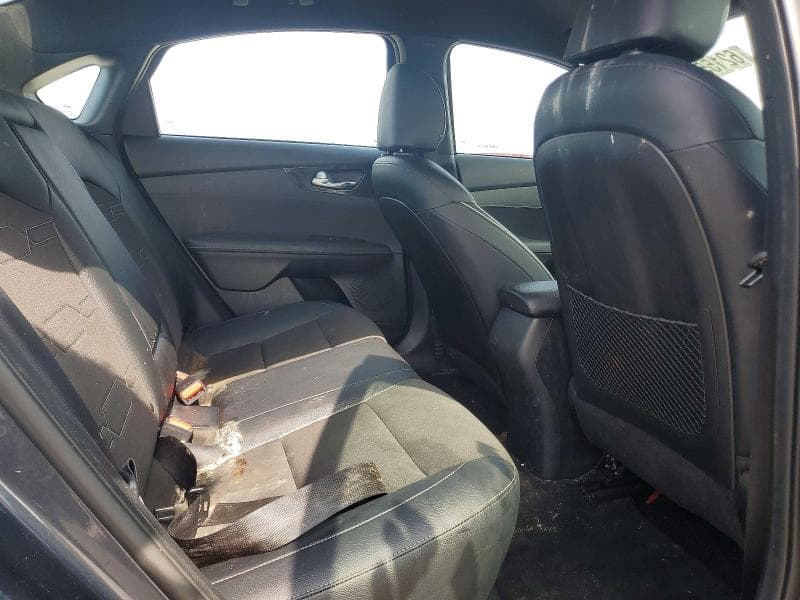 2023 KIA FORTE GT LINE 10