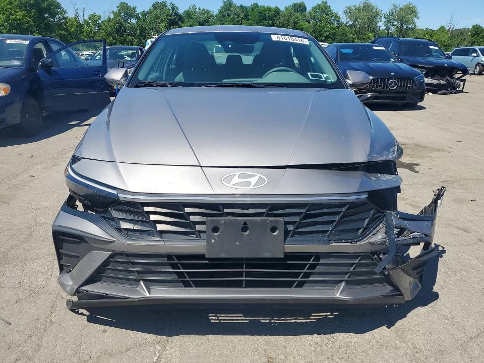 2024 HYUNDAI ELANTRA SE 5