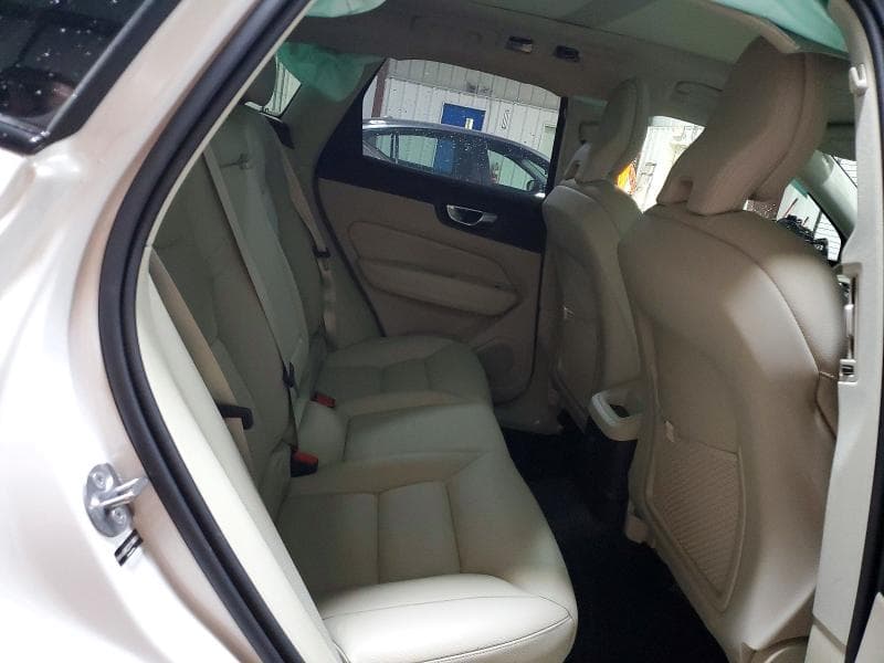 2025 VOLVO XC60 PLUS 11