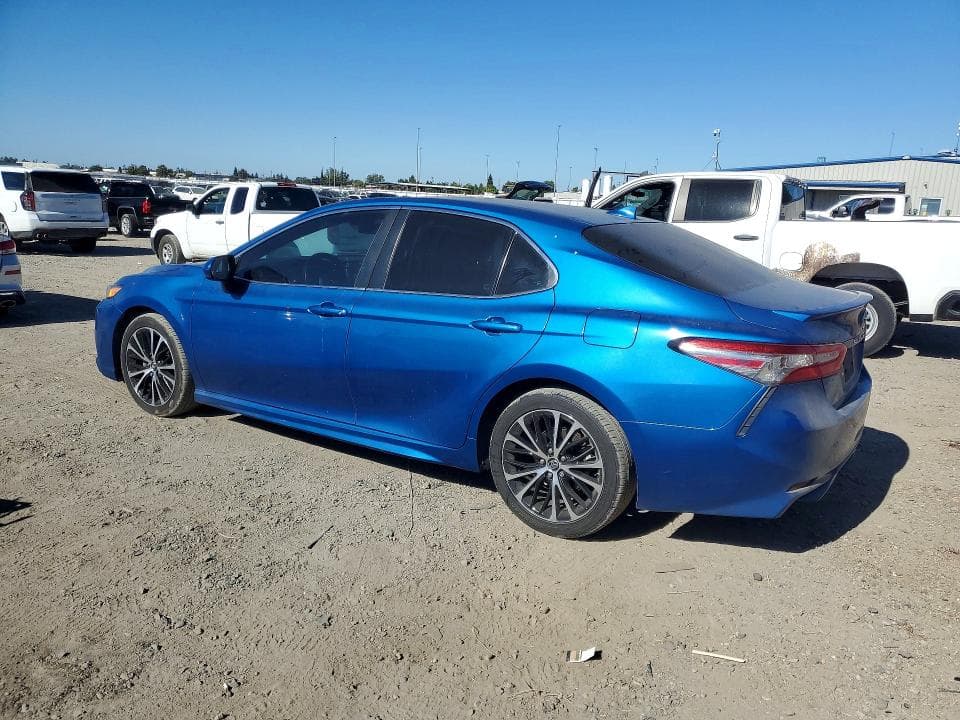 2019 TOYOTA CAMRY SE 2
