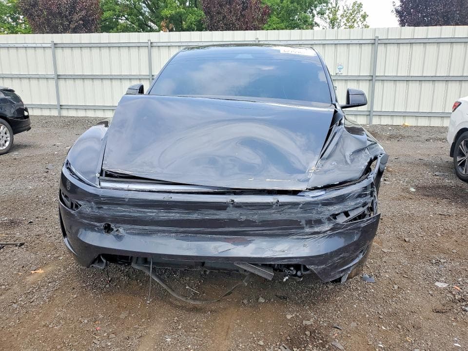 2026 TESLA MODEL Y 5