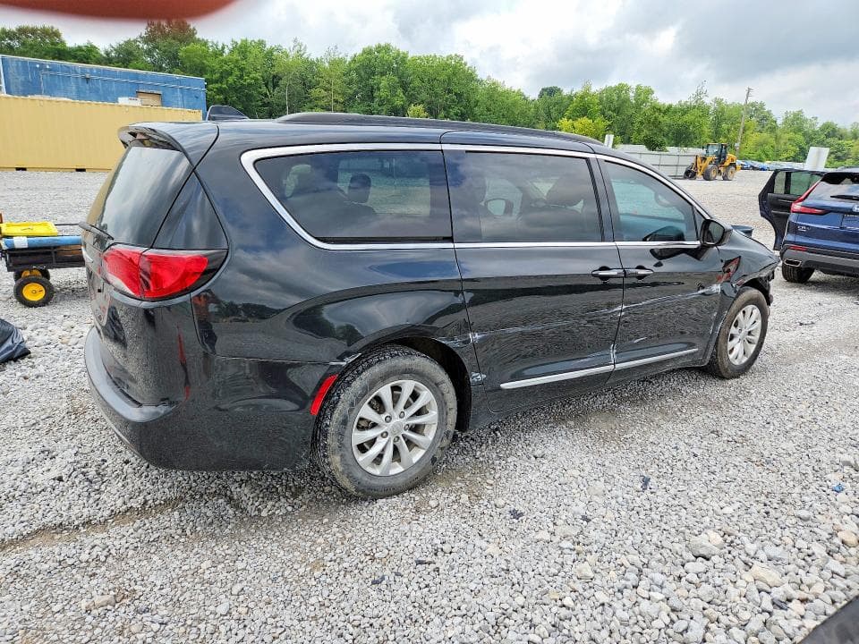 2017 CHRYSLER PACIFICA TOURING L 3