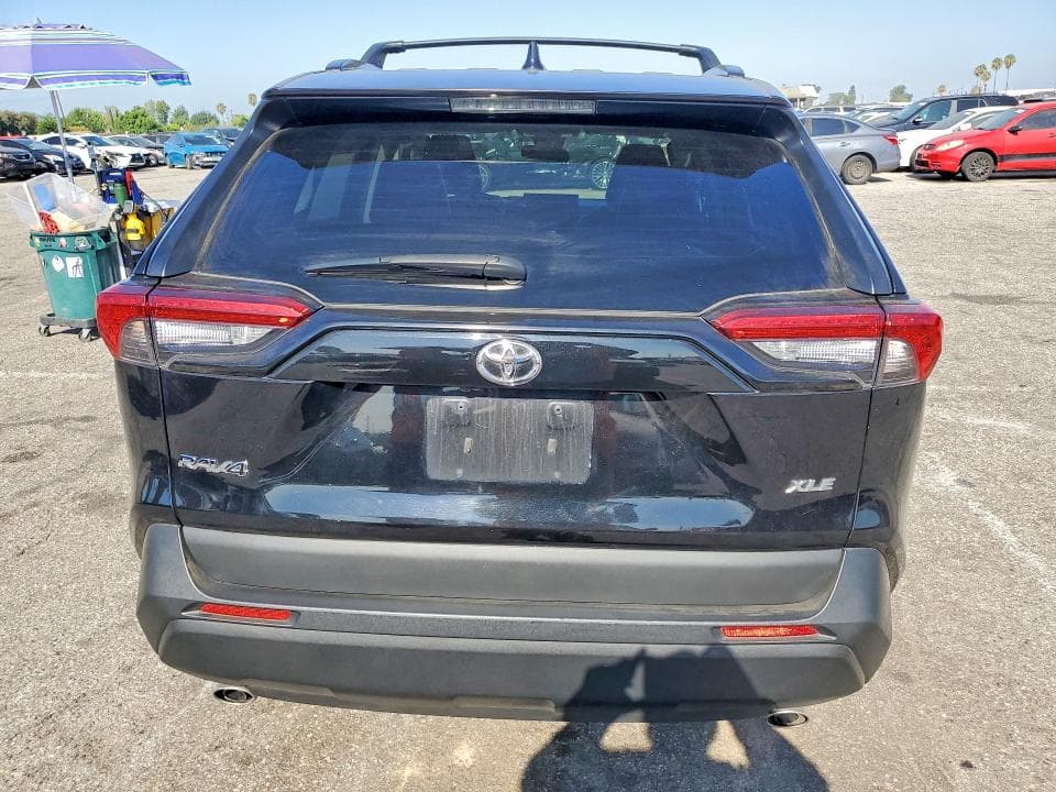 2021 TOYOTA RAV4 XLE PREMIUM 6