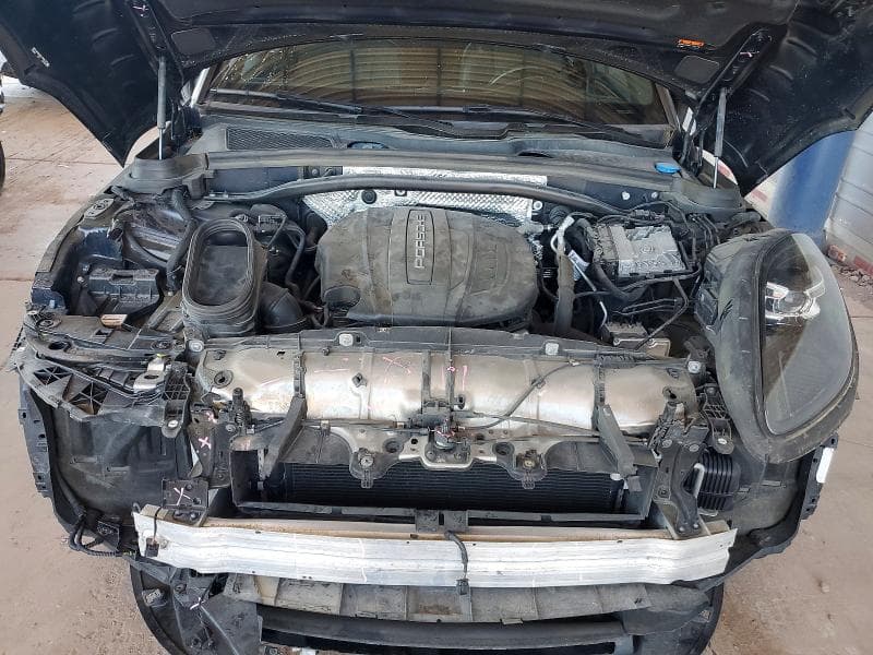 2020 PORSCHE MACAN 11