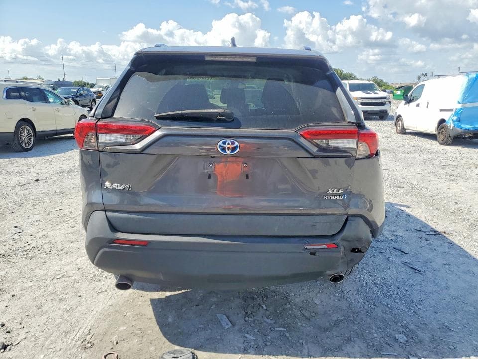 2022 TOYOTA RAV4 XLE 6
