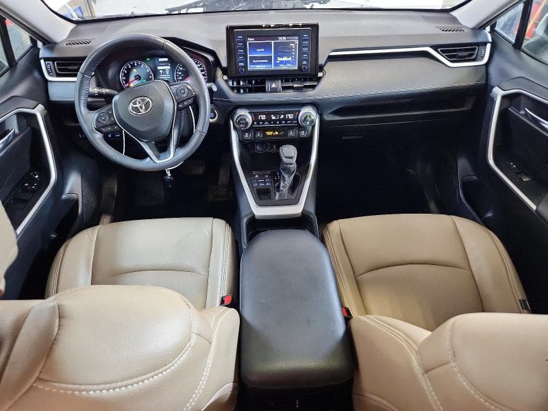 2021 TOYOTA RAV4 XLE 8