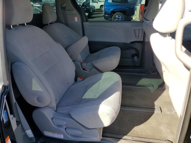 2017 TOYOTA SIENNA L 7-PASSENGER 11