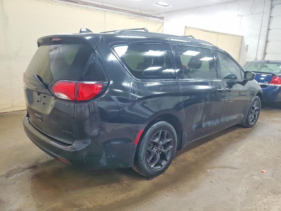 2020 CHRYSLER PACIFICA LIMITED 3