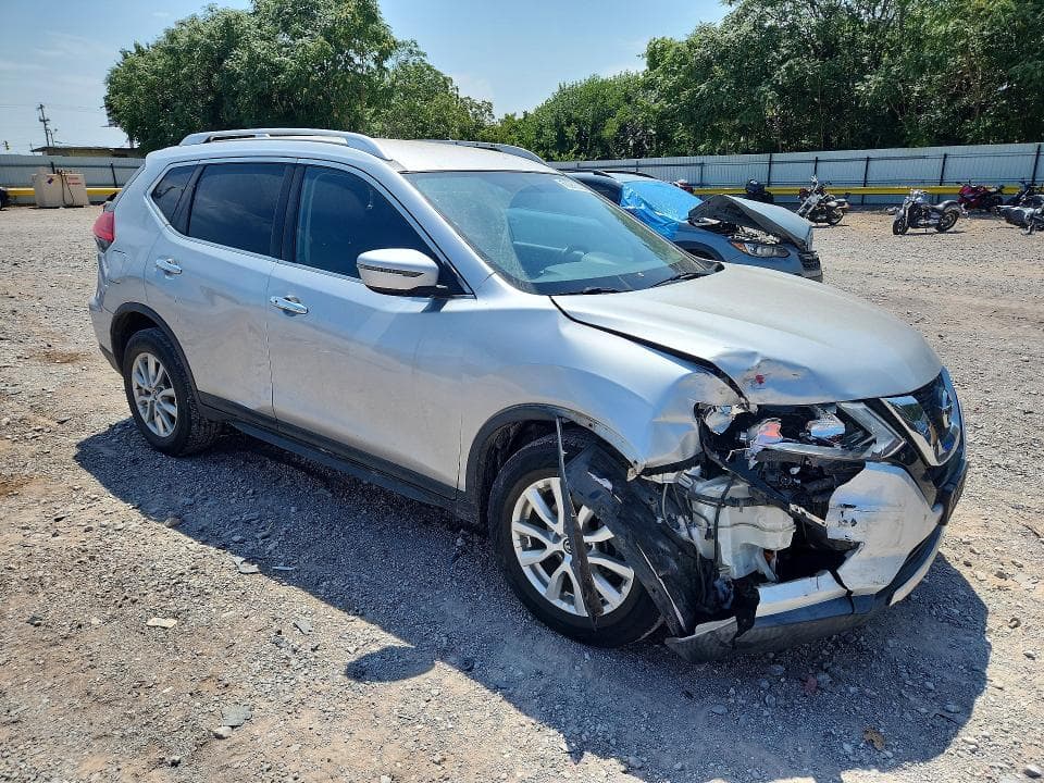 2017 NISSAN ROGUE SV 4