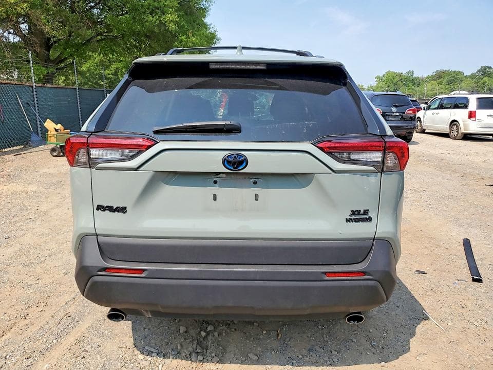 2022 TOYOTA RAV4 XLE 6