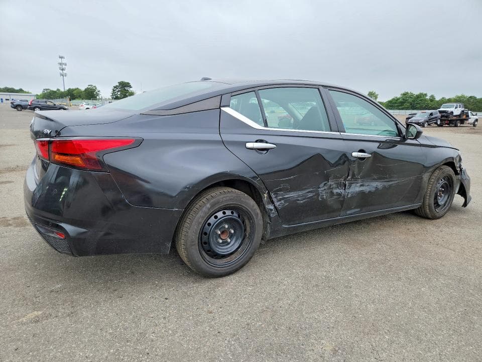 2021 NISSAN ALTIMA SV 3