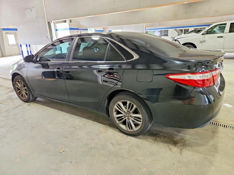 2017 TOYOTA CAMRY SE 2