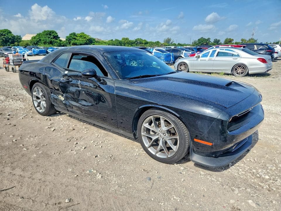 2023 DODGE CHALLENGER GT 4