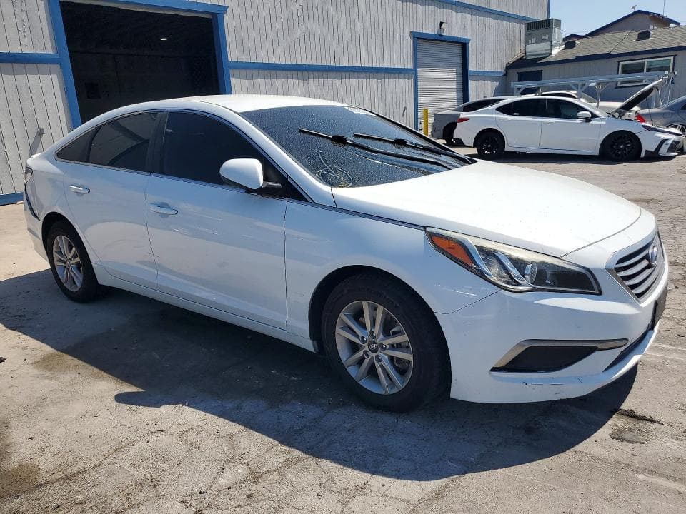 2017 HYUNDAI SONATA SE 4