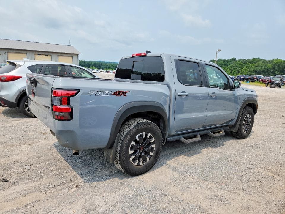 2023 NISSAN FRONTIER PRO-4X 3