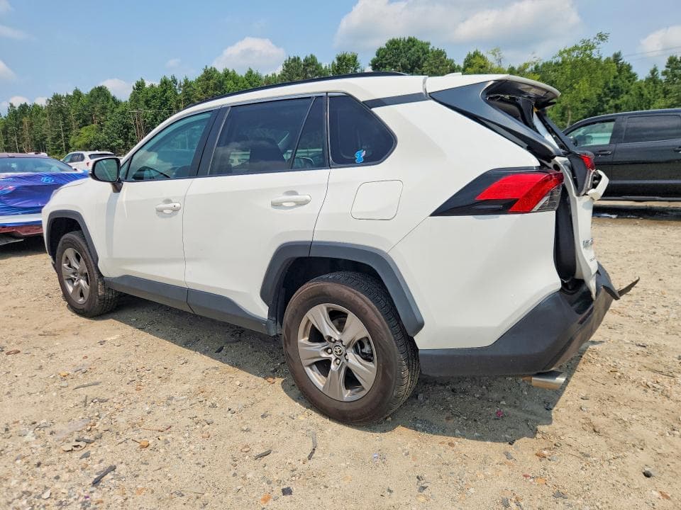 2024 TOYOTA RAV4 XLE 2