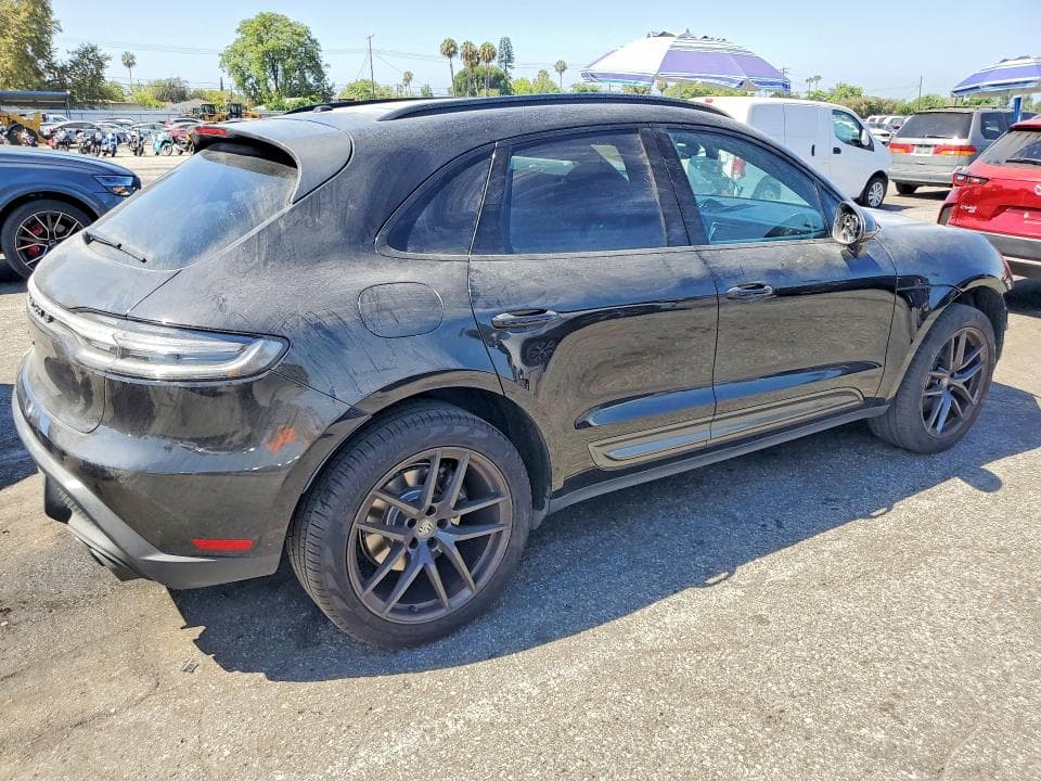 2023 PORSCHE MACAN BASE 3