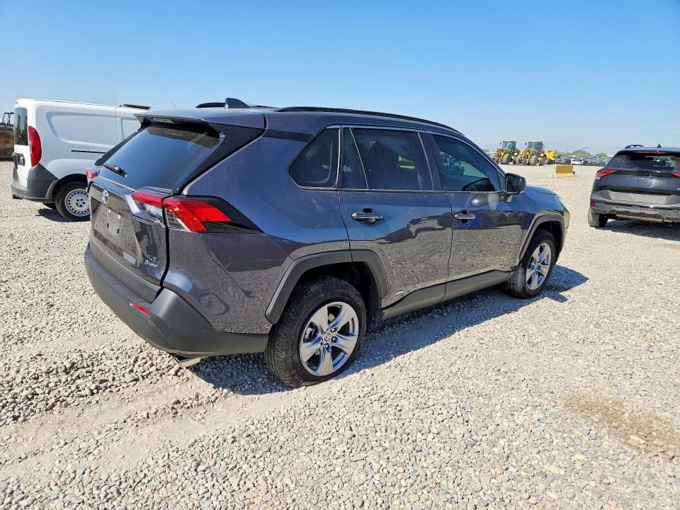 2025 TOYOTA RAV4 LE 3