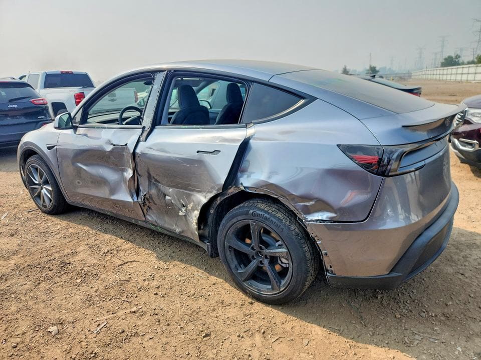 2026 TESLA MODEL Y 2