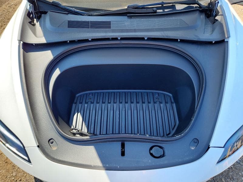 2026 TESLA MODEL 3 11