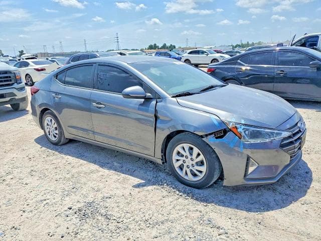 2019 HYUNDAI ELANTRA SE 4