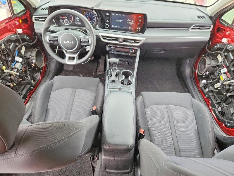 2022 KIA K5 LX 8