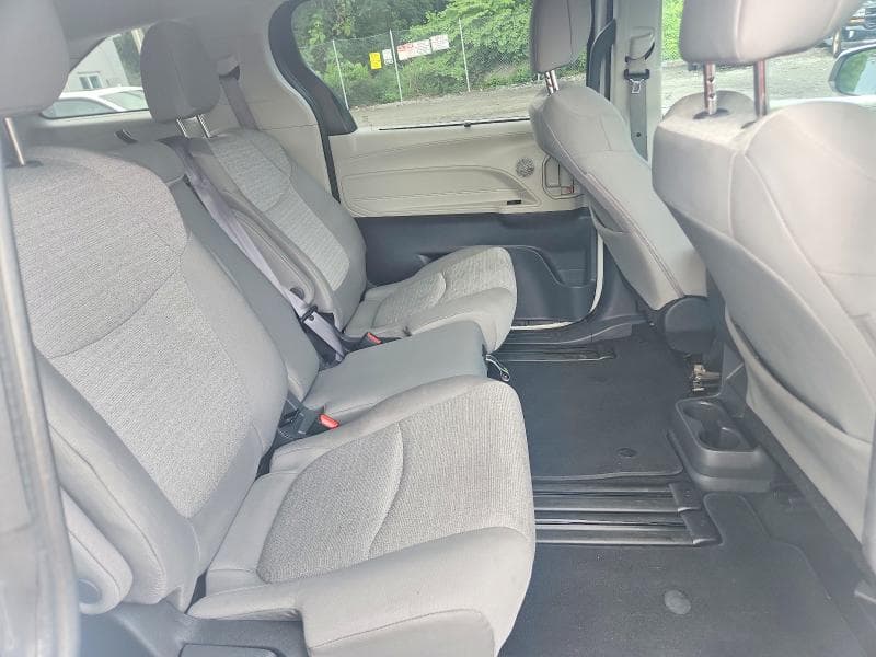 2024 TOYOTA SIENNA LE 11
