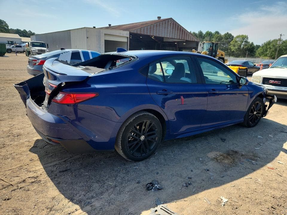 2025 TOYOTA CAMRY SE 3