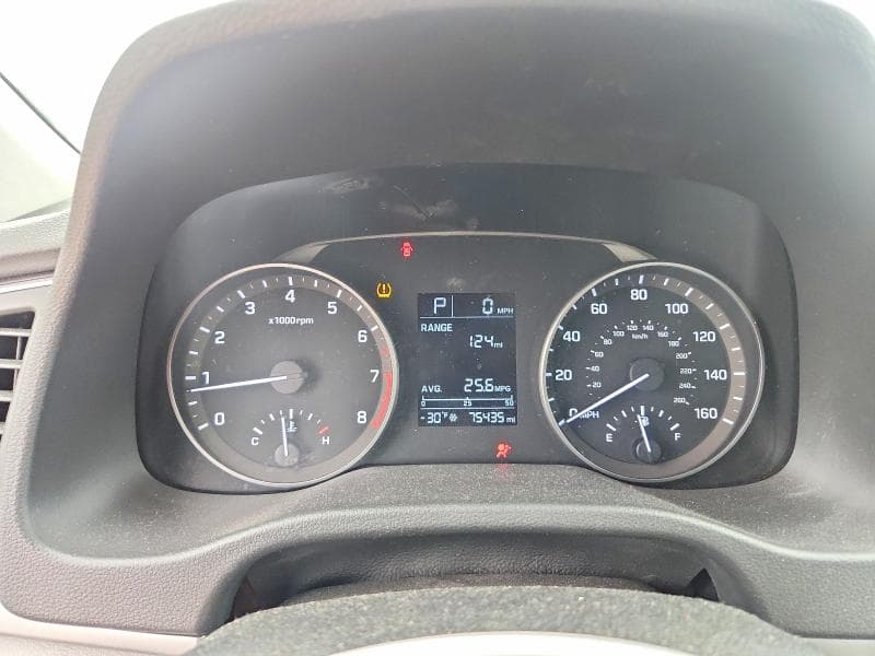 2017 HYUNDAI ELANTRA SE 9