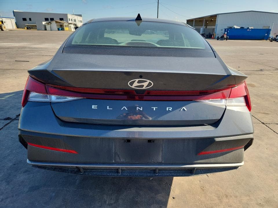 2024 HYUNDAI ELANTRA SE 6