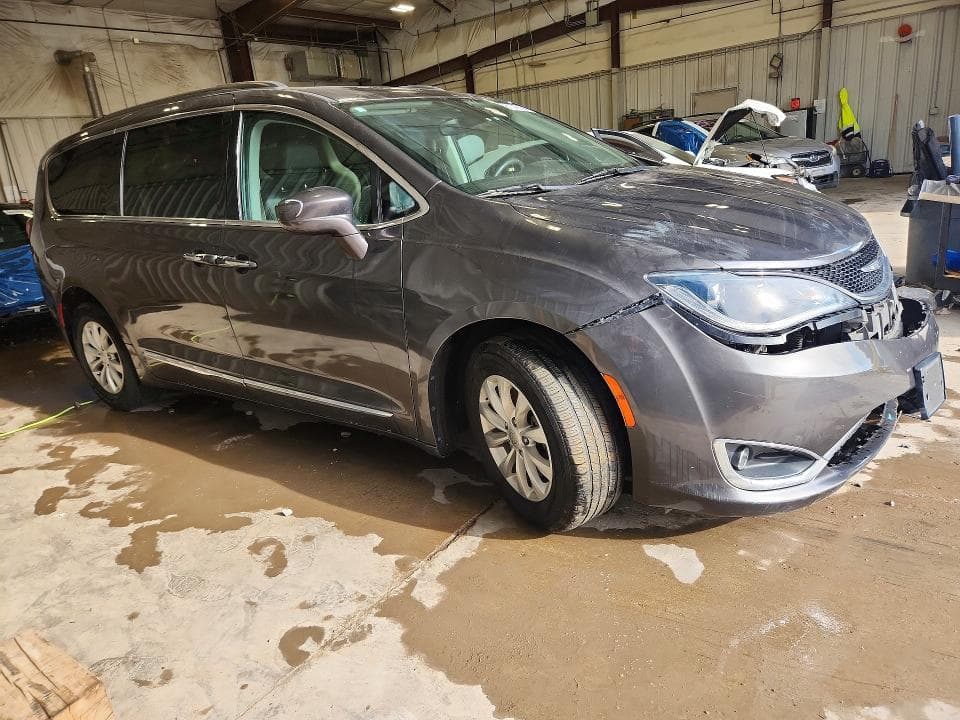 2017 CHRYSLER PACIFICA TOURING L 4
