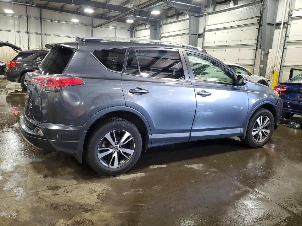 2018 TOYOTA RAV4 XLE 3