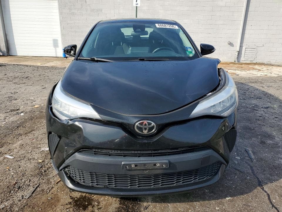 2021 TOYOTA C-HR LE 5