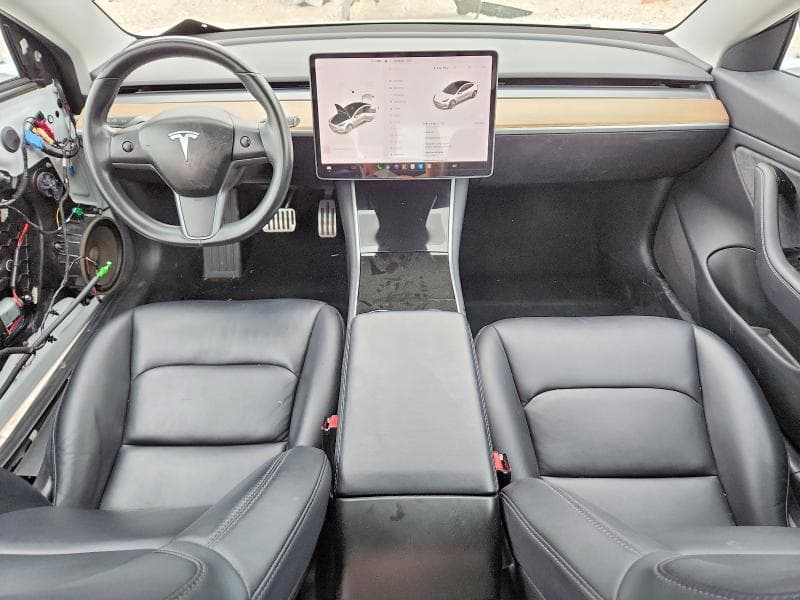 2018 TESLA MODEL 3 8