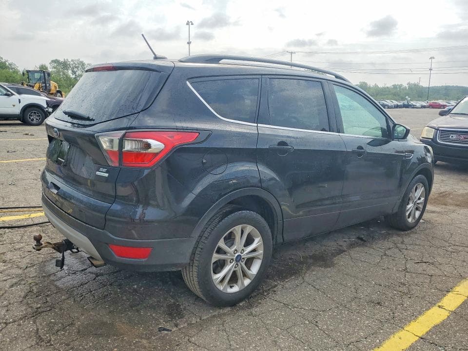 2017 FORD ESCAPE SE 3