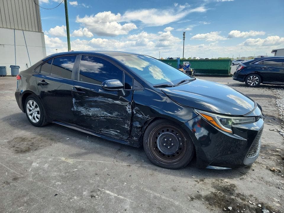 2020 TOYOTA COROLLA LE 4