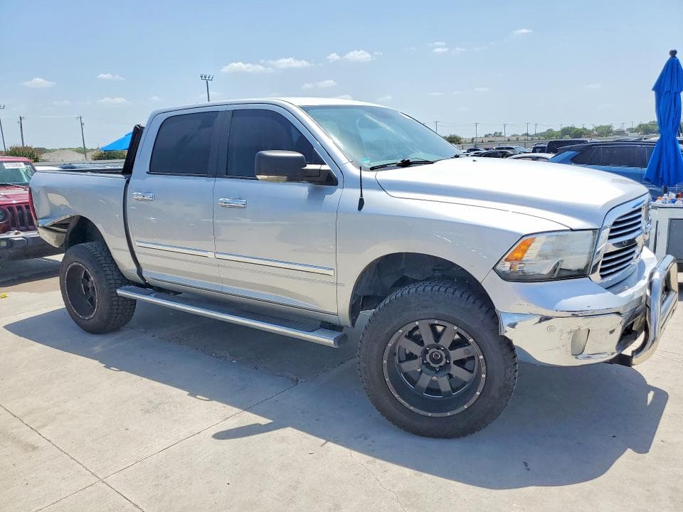 2017 RAM 1500 SLT 4