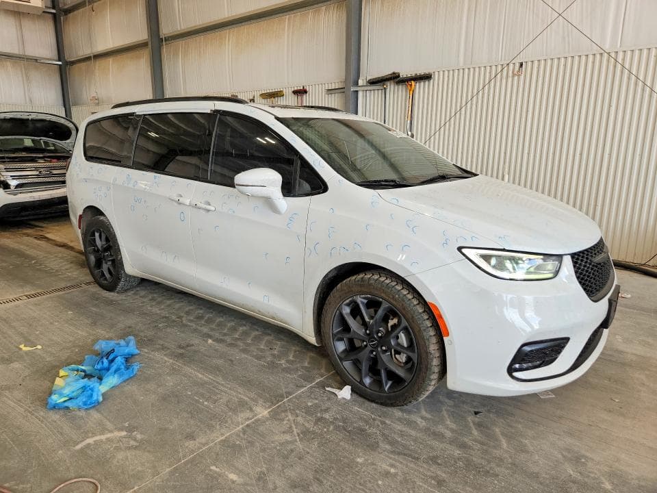 2022 CHRYSLER PACIFICA LIMITED 4