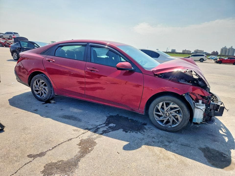 2024 HYUNDAI ELANTRA BLUE 4