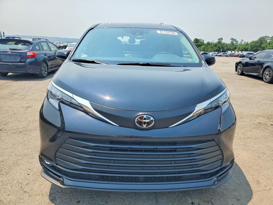 2026 TOYOTA SIENNA XLE 7-PASSENGER 5