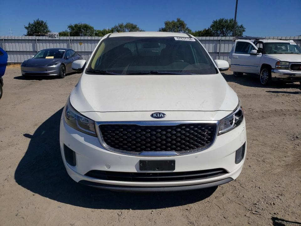 2017 KIA SEDONA LX 5