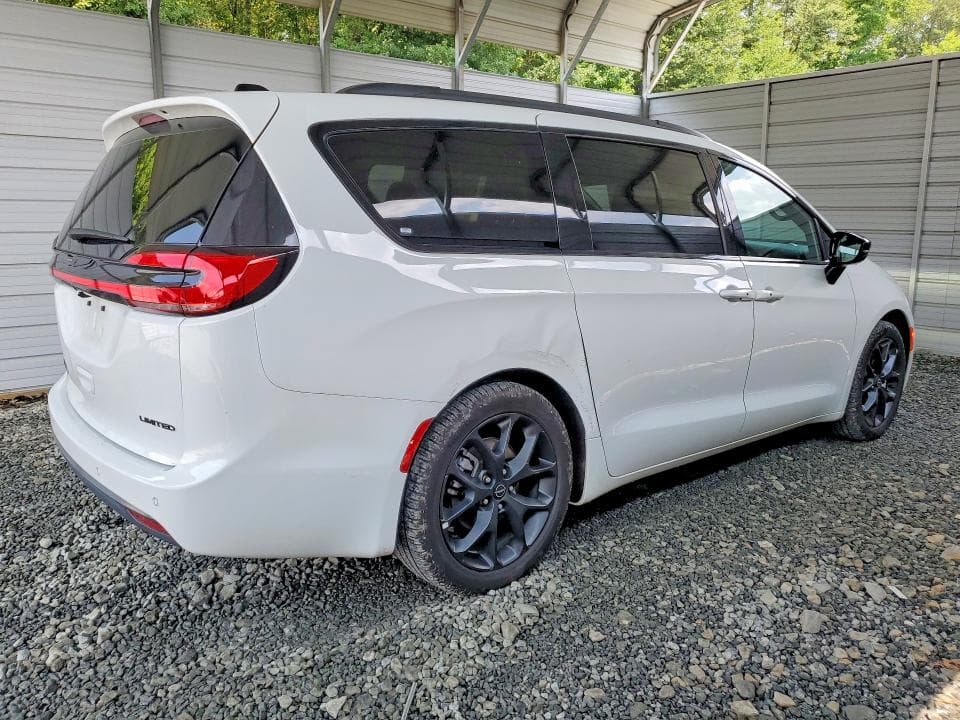 2026 CHRYSLER PACIFICA LIMITED 3