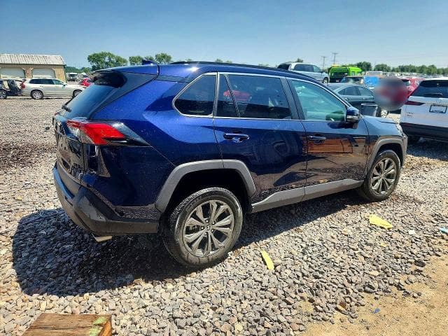 2022 TOYOTA RAV4 XLE PREMIUM 3