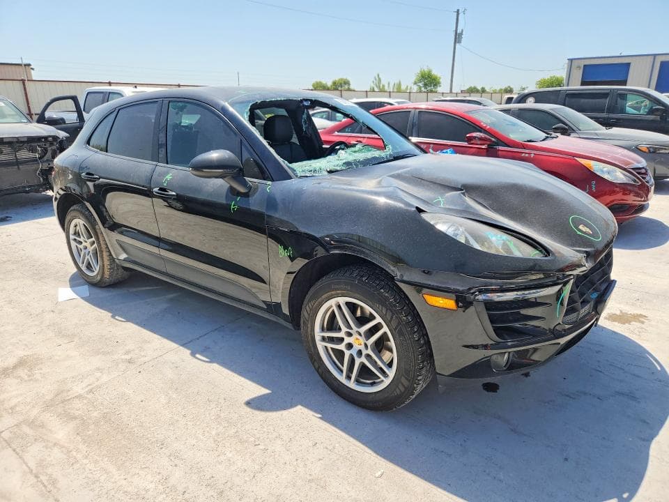 2018 PORSCHE MACAN 4