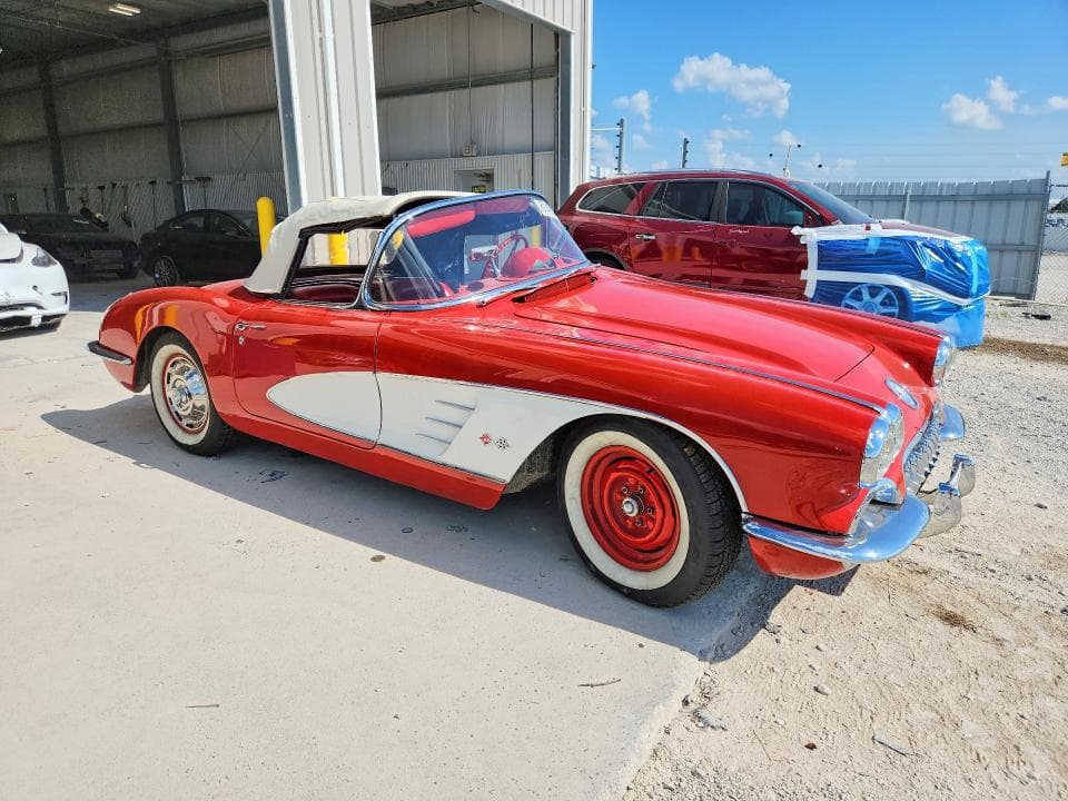 1960 CHEVROLET CORVETTE 4